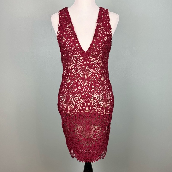 Stunning Burgundy Lace Bodycon - Picture 1 of 9
